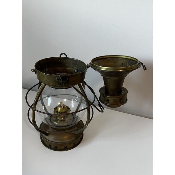 W.E. RHYNE Brass Mast Light Lamp Oil Maritime Sea Nautical Ship Lighthouse Decor - Picture 8 of 10